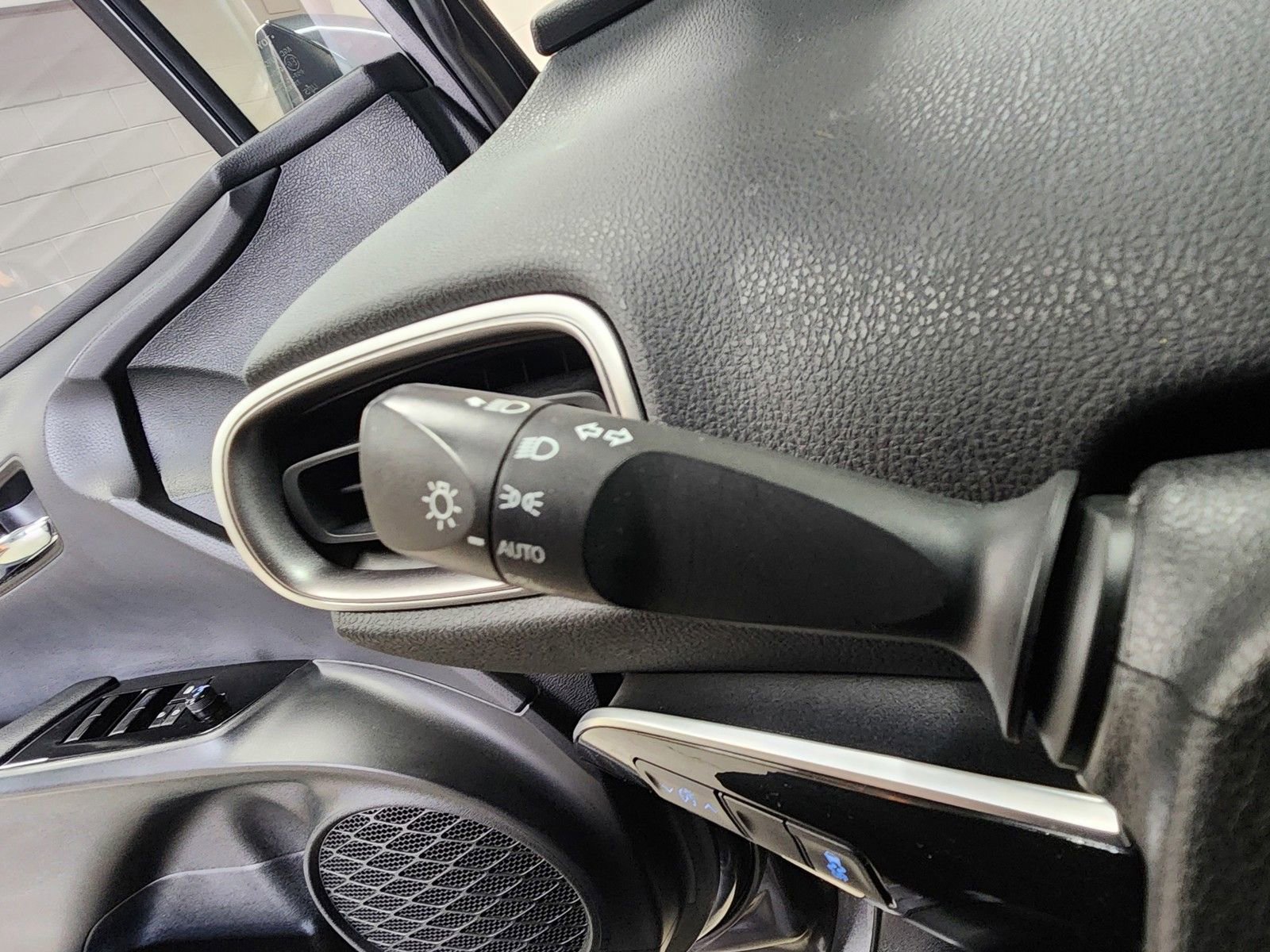 Used 2021 Toyota Prius Prime XLE image 37