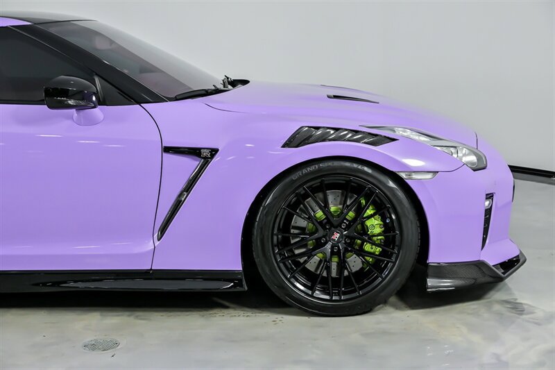 Used 2020 Nissan GT-R Premium AWD/4WD image 15