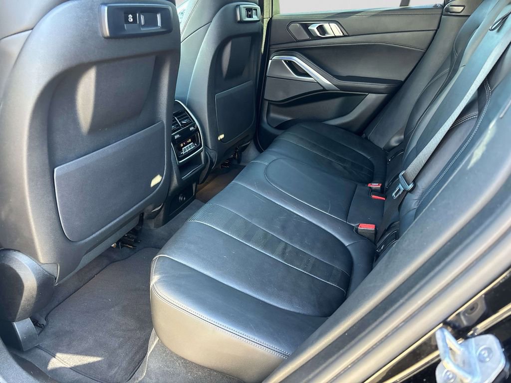 Used 2021 BMW X6 xDrive40i w/ M Sport Package image 9