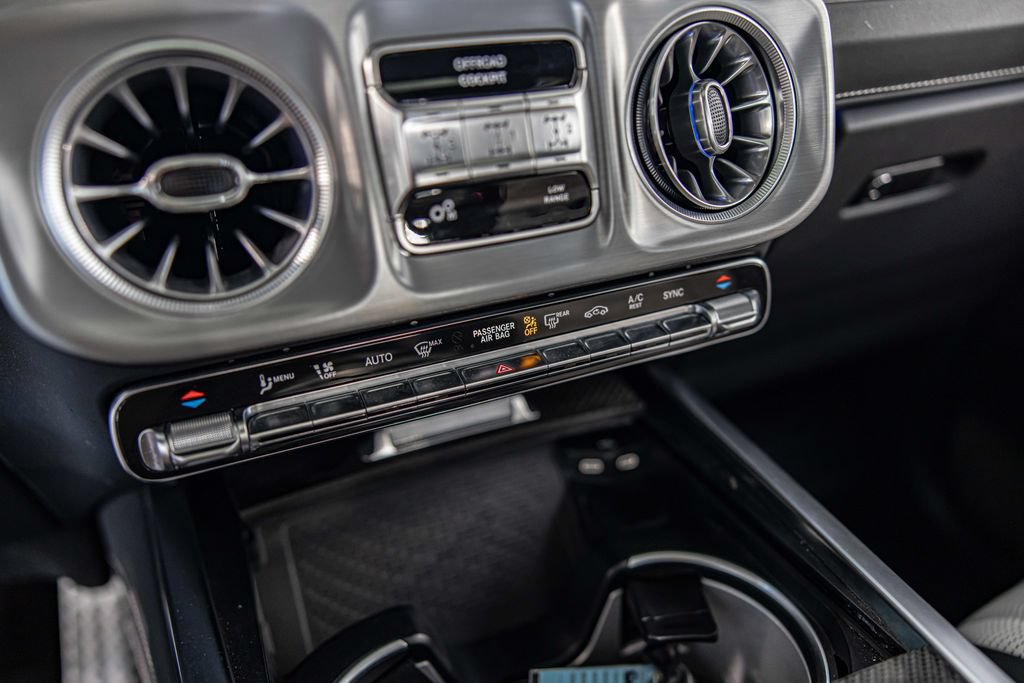 Used 2025 Mercedes-Benz G 63 AMG 4MATIC image 30