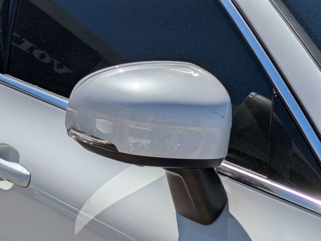 Certified 2023 Volvo XC60 B5 Ultimate w/ Protection Package Premier image 12