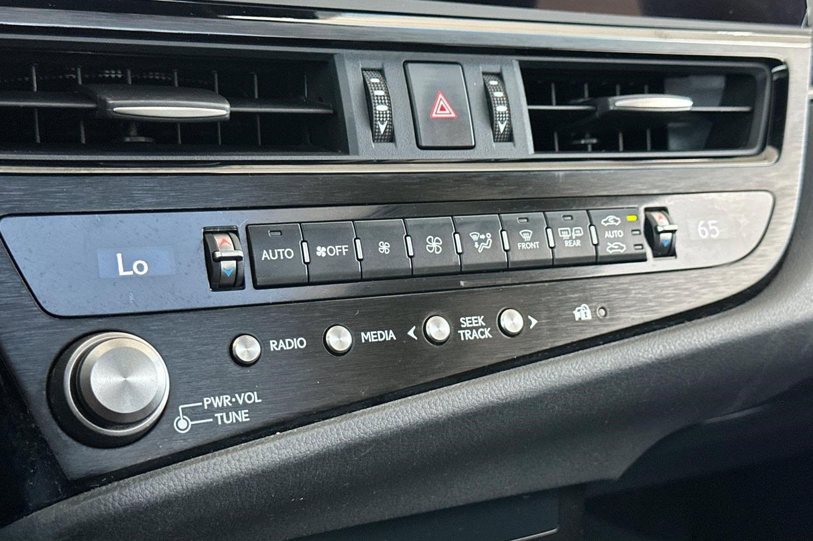 Used 2022 Lexus ES 300h w/ Accessory Package FWD image 22