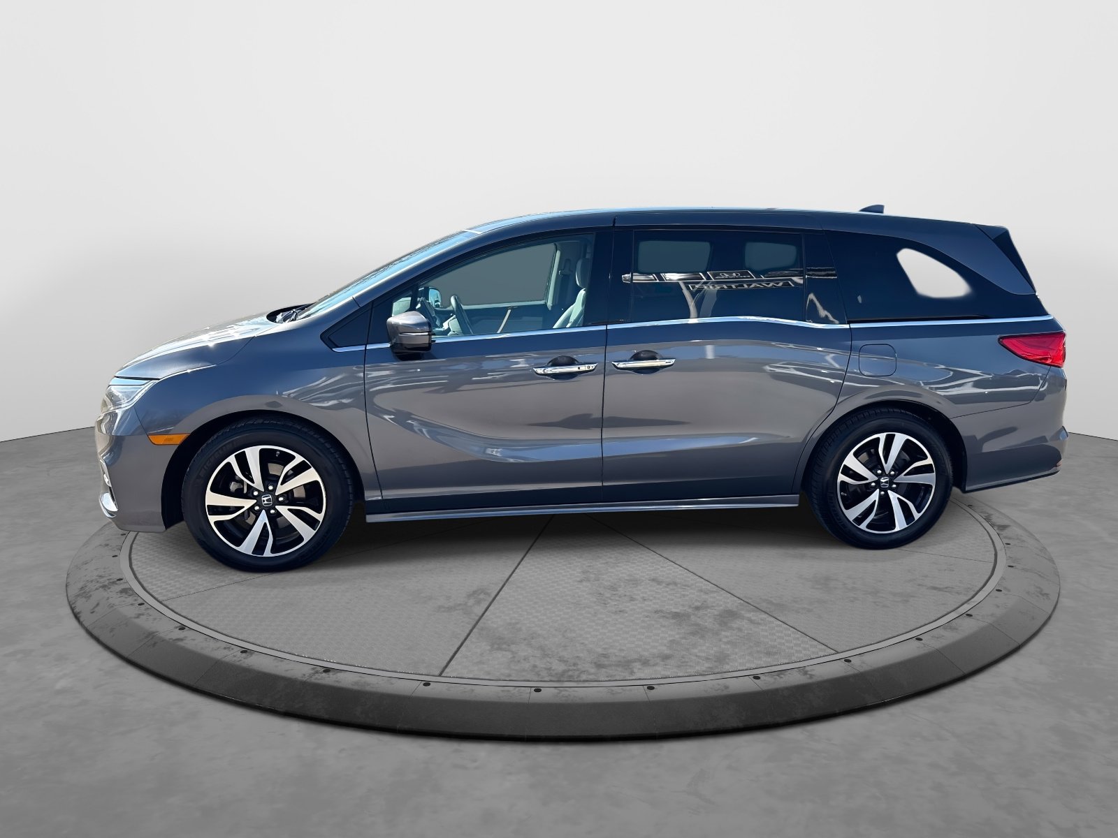 Used 2018 Honda Odyssey Elite image 5