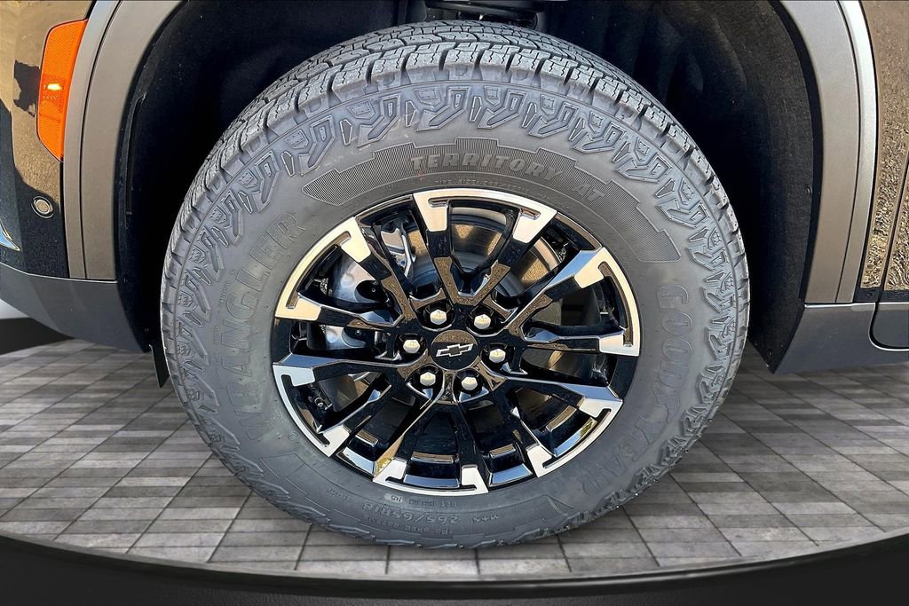 New 2025 Chevrolet Traverse Z71 w/ Enhanced Driving Package image 13