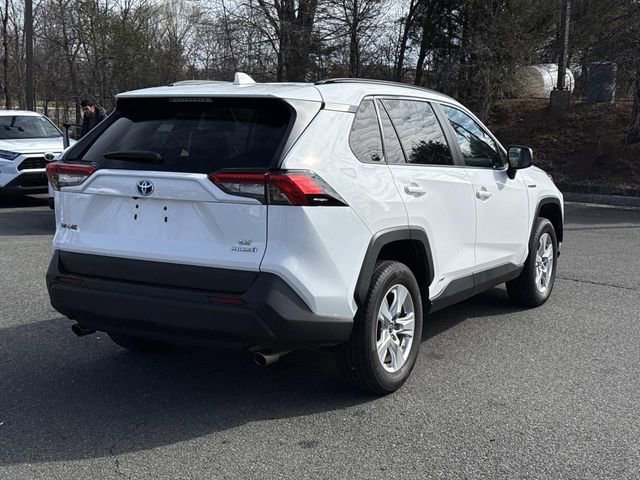 Used 2021 Toyota RAV4 LE image 2