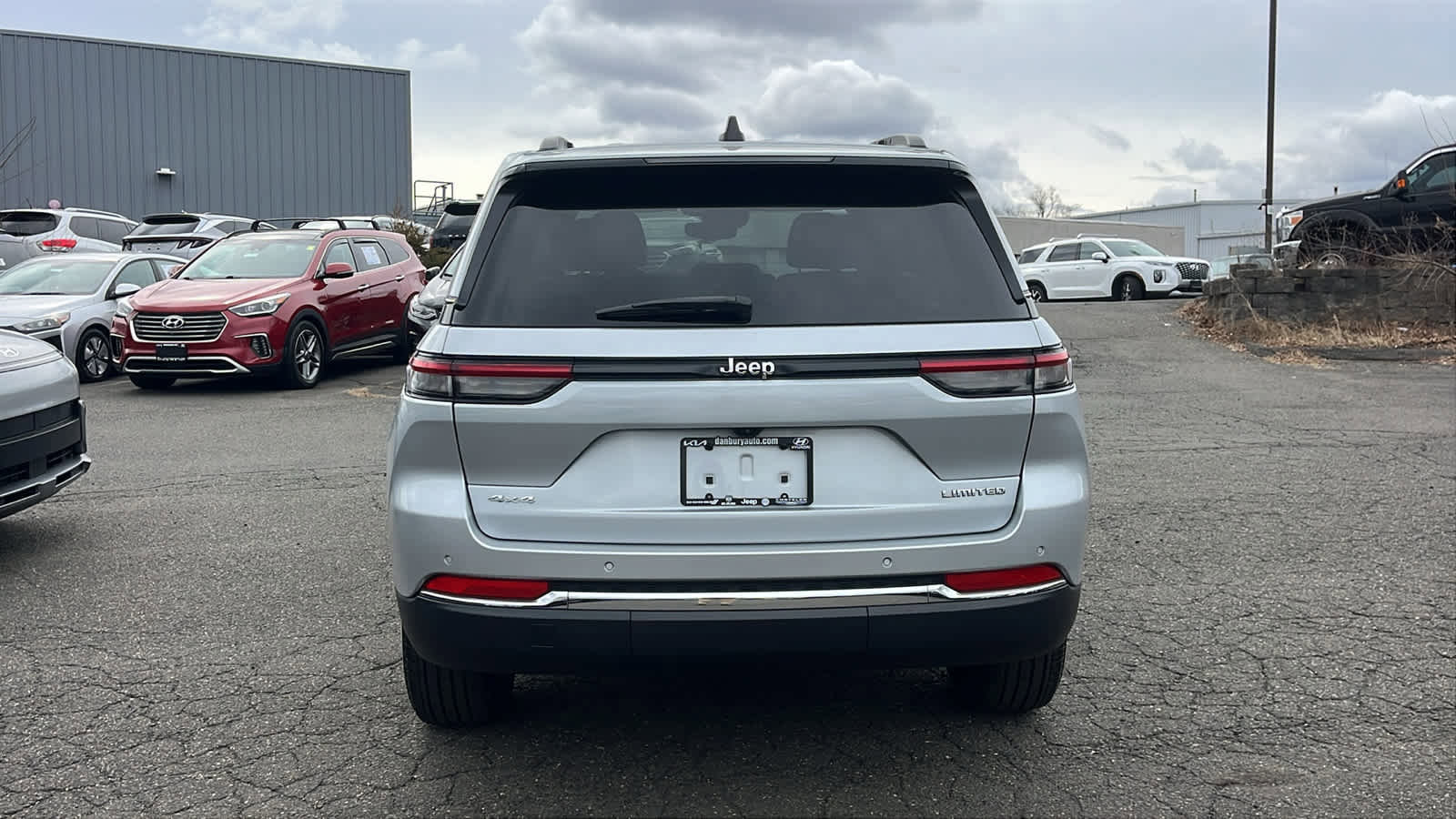 Certified 2023 Jeep Grand Cherokee Limited AWD/4WD image 6