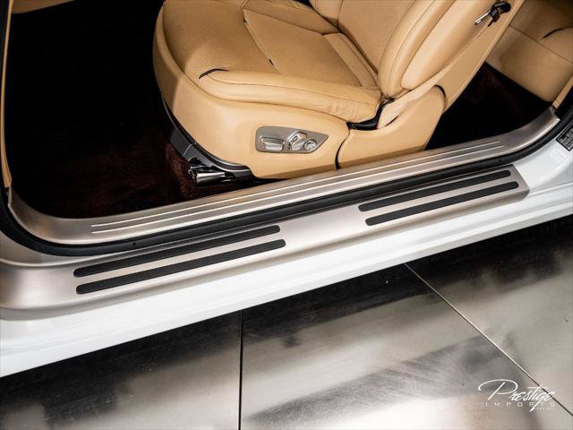 Used 2020 Rolls-Royce Wraith RWD image 21