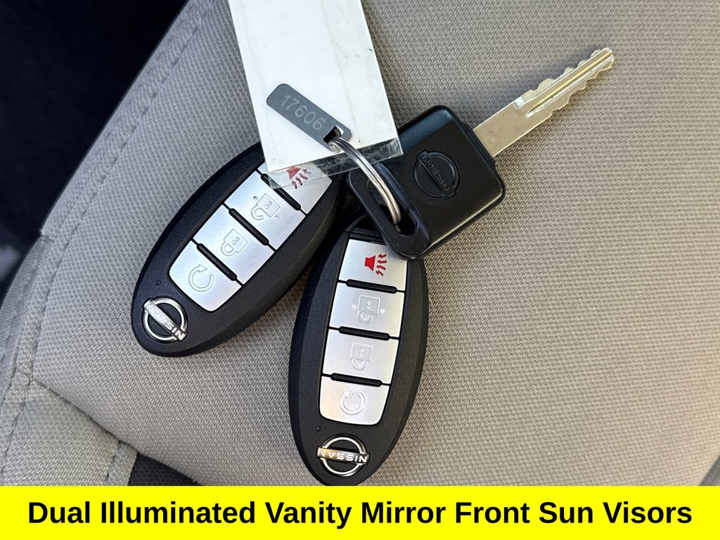 Used 2024 Nissan Titan SV w/ SV Convenience Package image 29