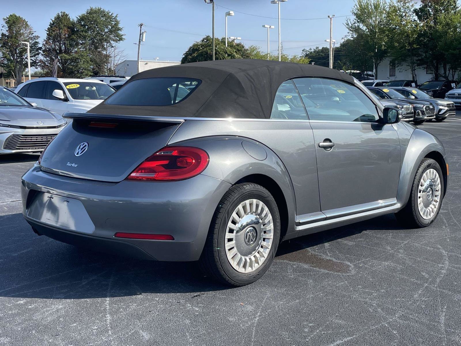 Used 2016 Volkswagen Beetle 1.8T S FWD image 7