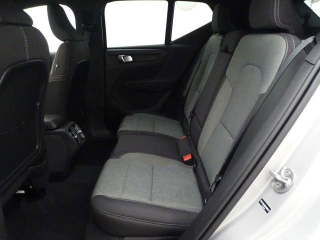 Used 2025 Volvo XC40 B5 Core AWD/4WD image 13