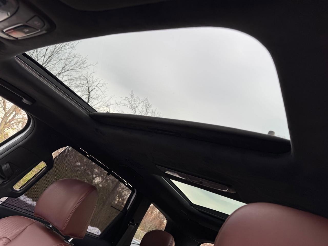 Used 2024 Kia Telluride SX Prestige w/ Towing Package image 19