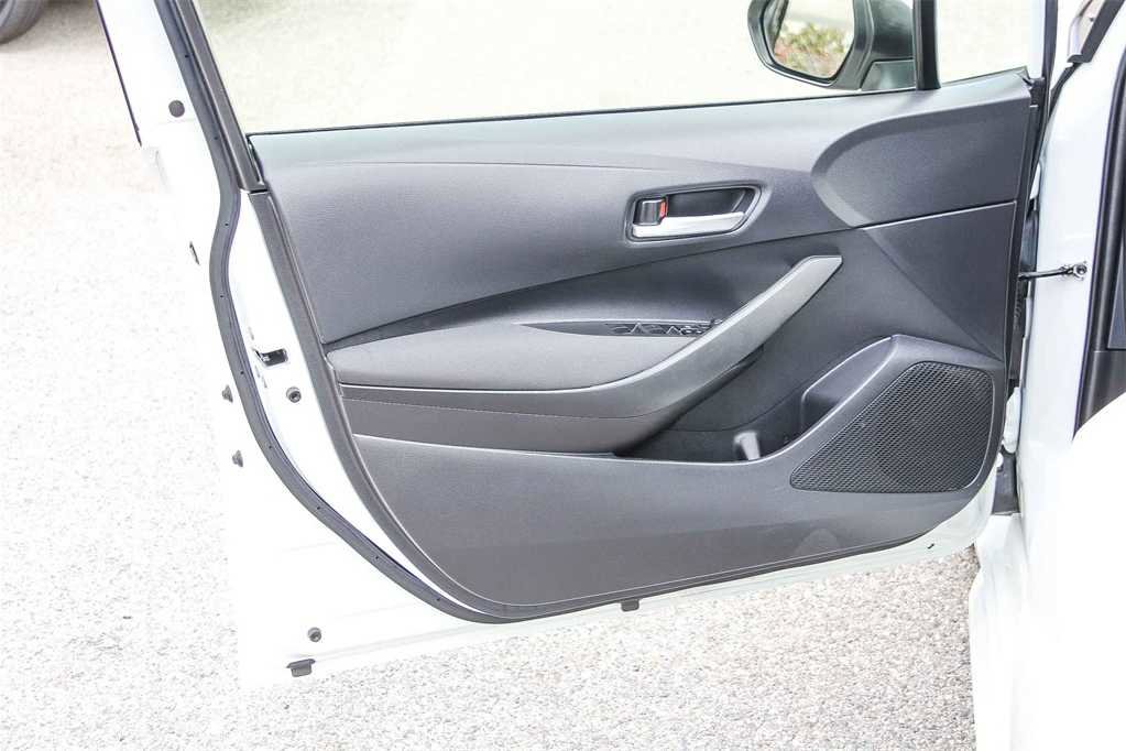 Used 2021 Toyota Corolla LE w/ Carpet Mat Package (TMS) image 19
