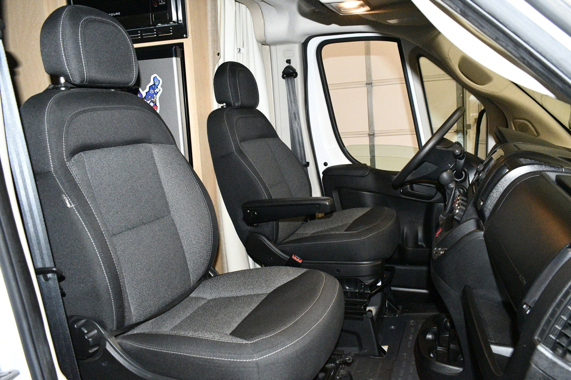 Used 2019 RAM ProMaster 3500 w/ Interior Convenience Group image 8