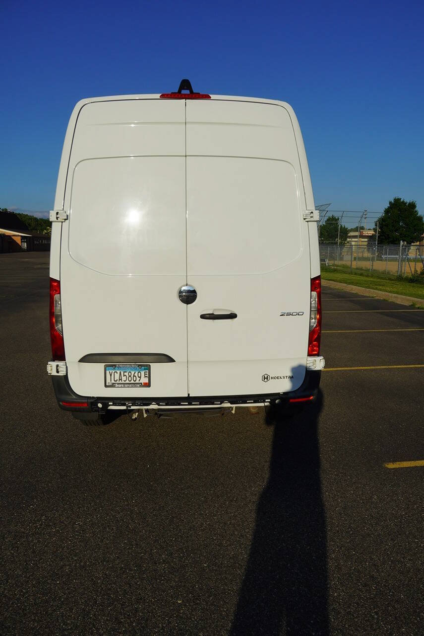 Used 2020 Freightliner Sprinter 2500 RWD image 26