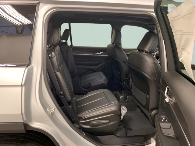 Used 2026 Jeep Grand Cherokee L Limited AWD/4WD image 27