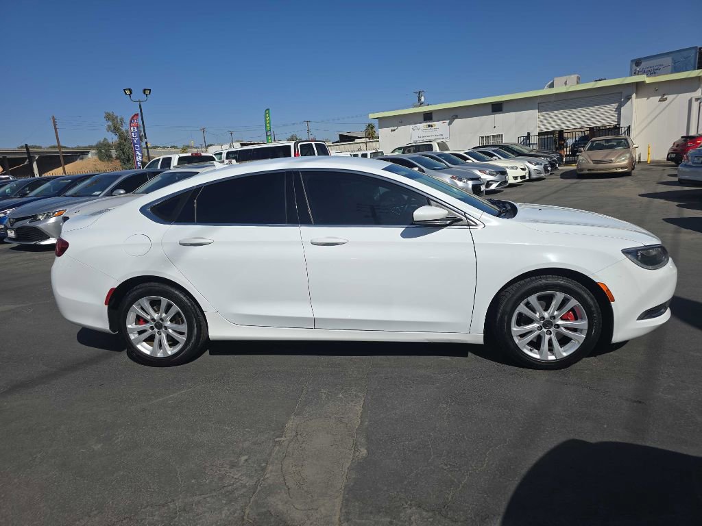 Used 2016 Chrysler 200 Limited w/ Convenience Group image 2