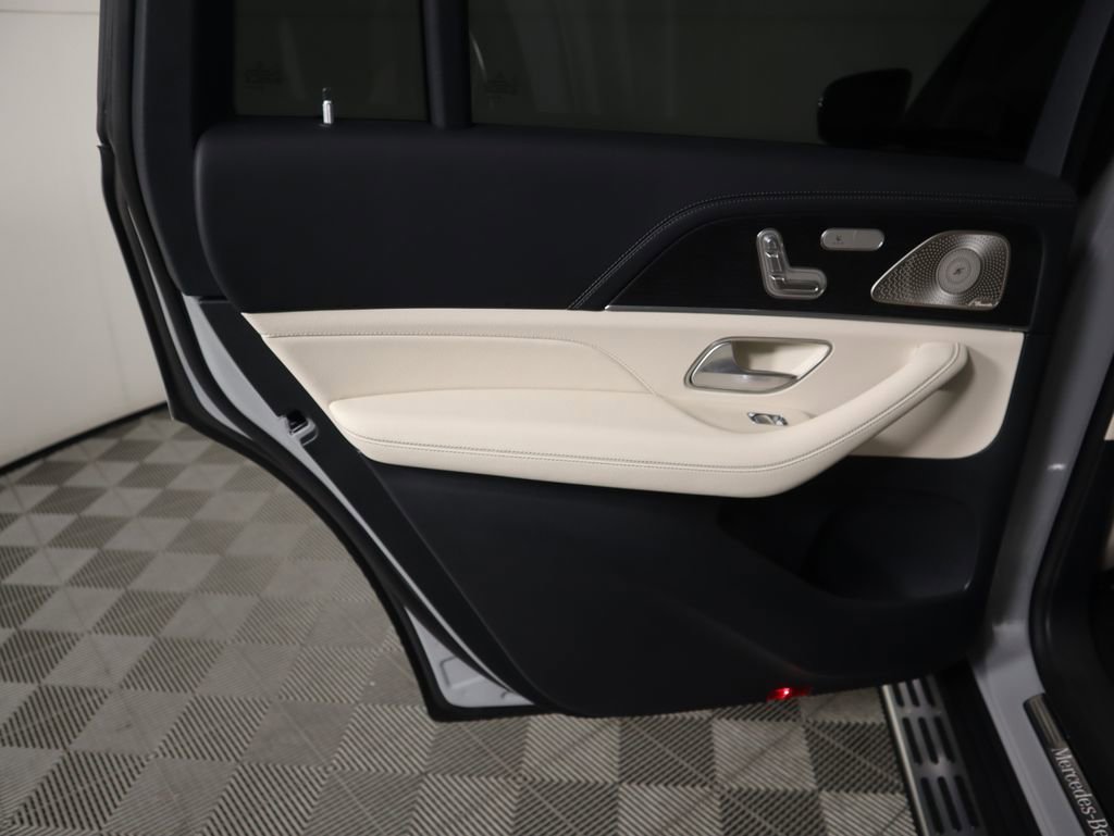 New 2026 Mercedes-Benz GLS 580 4MATIC image 27