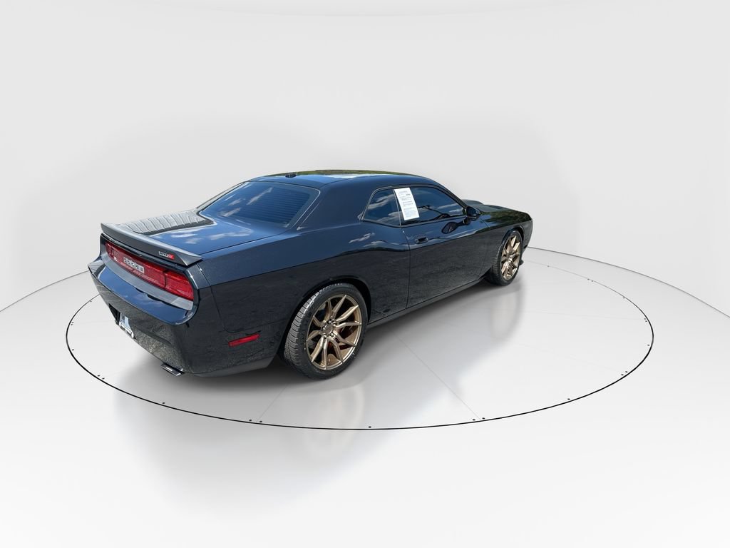 Used 2010 Dodge Challenger SRT8 RWD image 8
