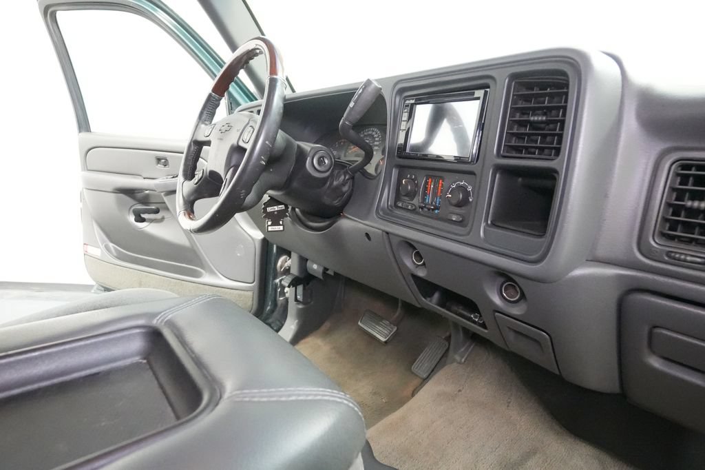 Used 2004 Chevrolet Silverado 2500 LS w/ Skid Plate Package AWD/4WD image 20