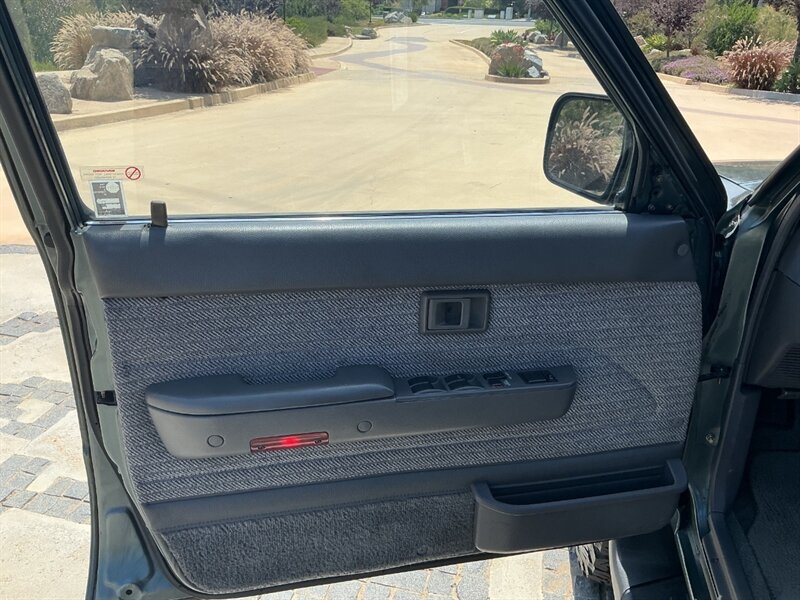 Used 1992 Toyota 4Runner SR5 AWD/4WD image 24