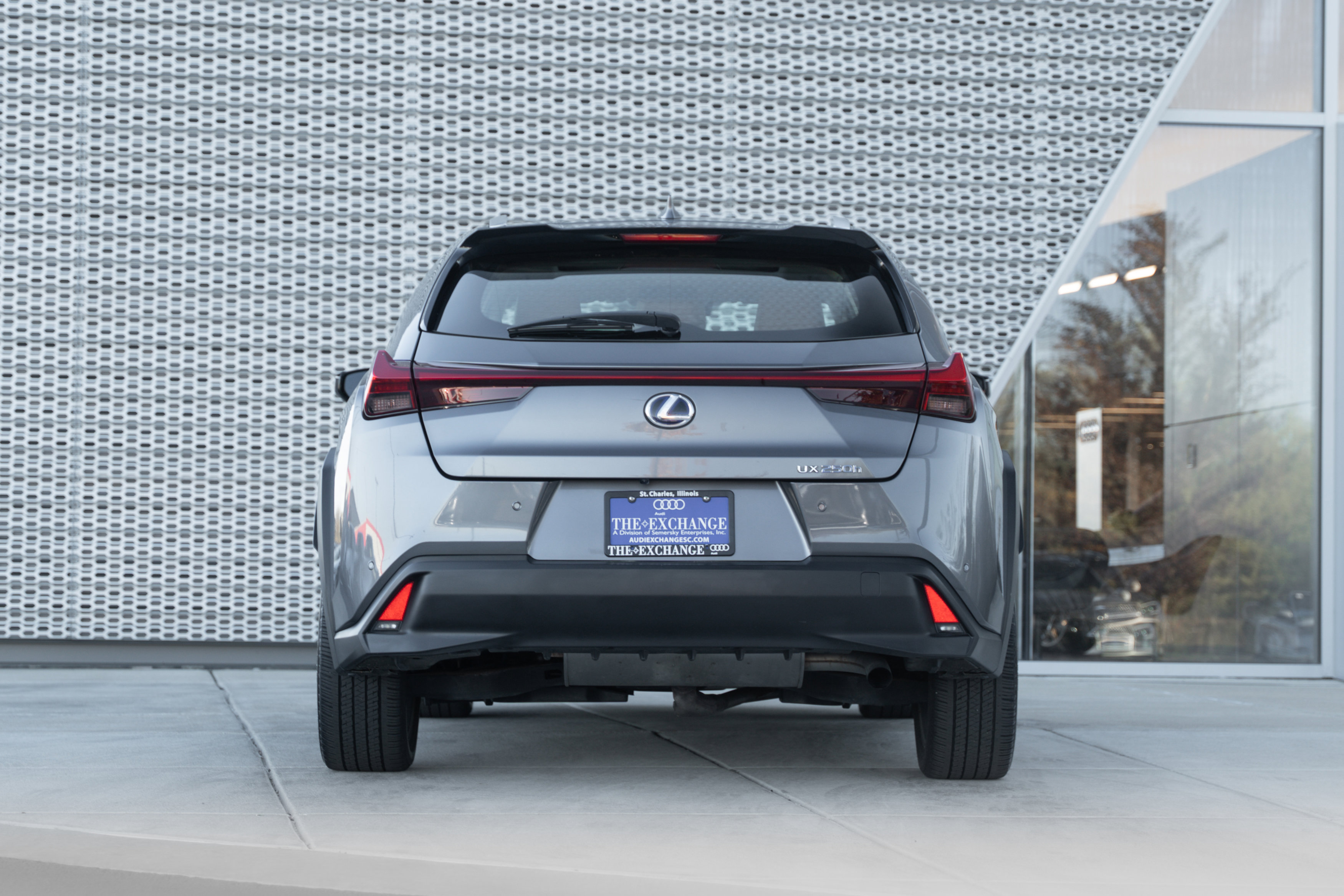 Used 2020 Lexus UX 250h w/ Premium Package image 25