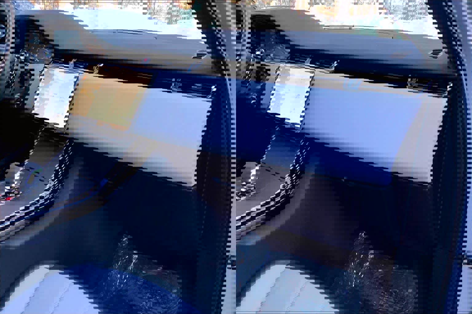 Certified 2026 Land Rover Range Rover Evoque Dynamic SE image 18