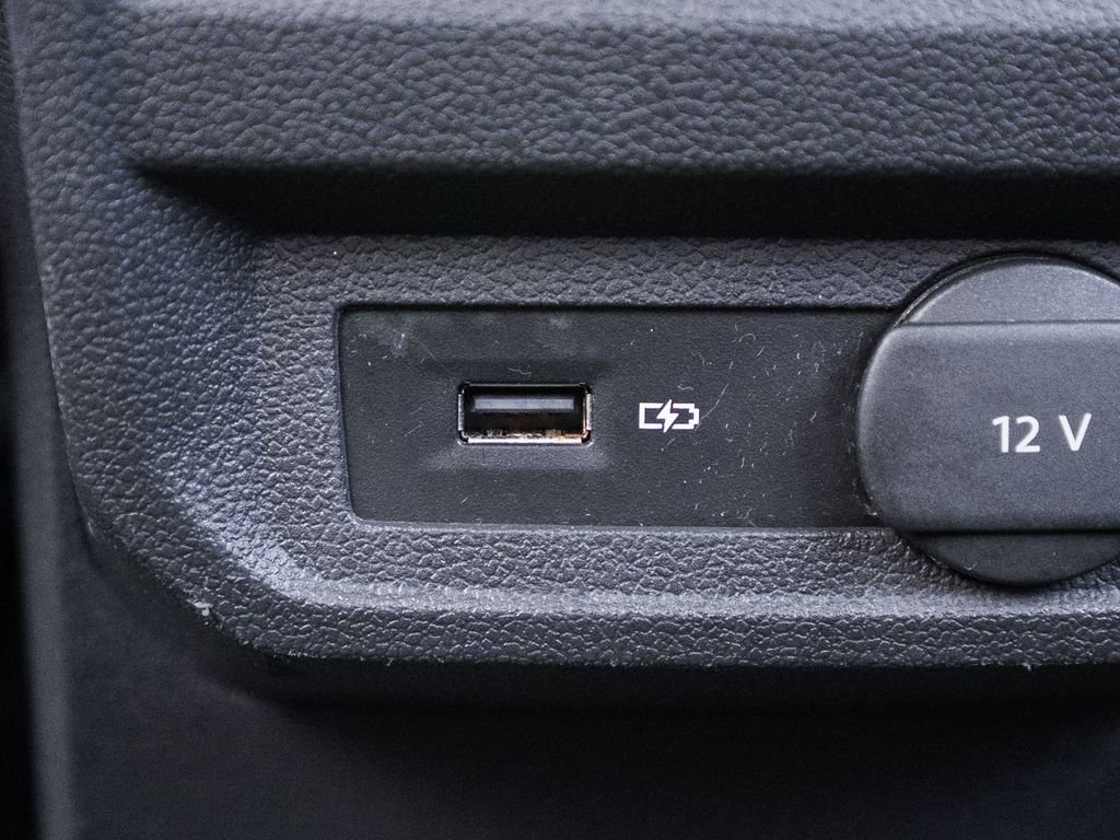 Used 2019 Volkswagen Tiguan SEL image 33