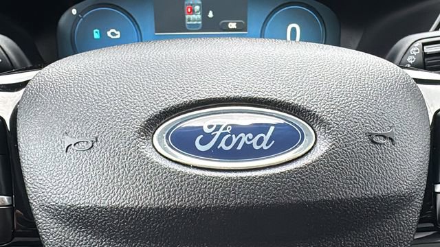 Certified 2023 Ford Escape Platinum w/ Class II Trailer Tow Package image 19
