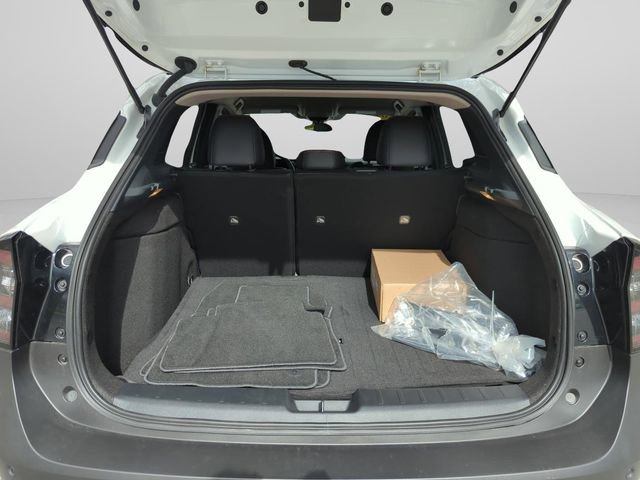 Certified 2025 Nissan Kicks SR image 19