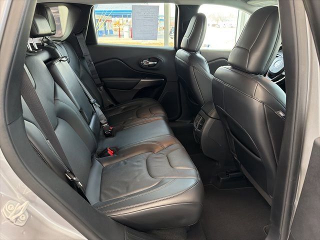 Used 2020 Jeep Cherokee Limited image 10