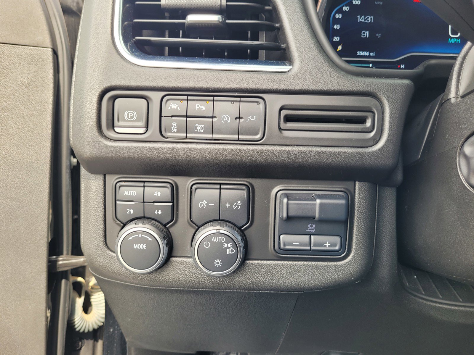 Used 2022 Chevrolet Tahoe RST w/ Luxury Package image 24