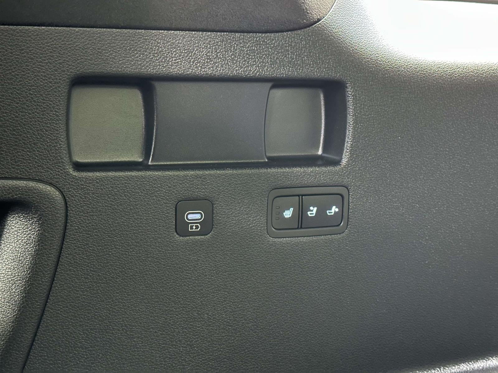 Used 2025 Hyundai Palisade Calligraphy AWD/4WD image 17