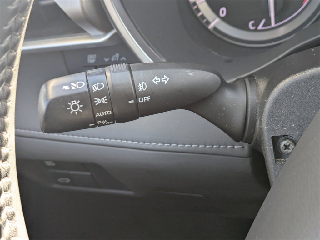 Used 2021 Toyota Highlander XLE image 32