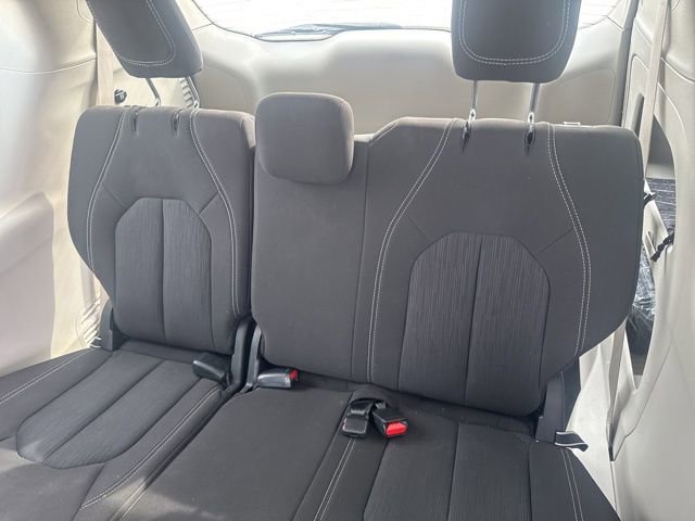 Used 2024 Chrysler Voyager LX image 21