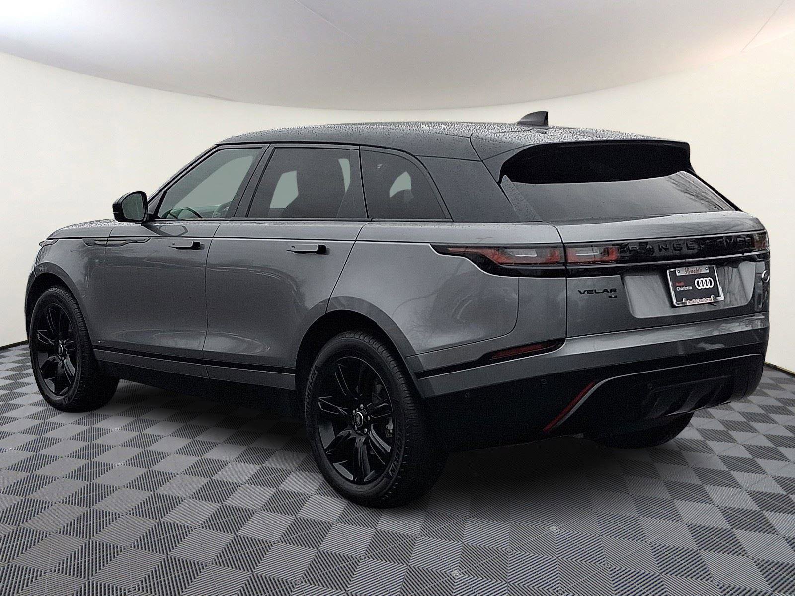 Used 2021 Land Rover Range Rover Velar R-Dynamic S image 4