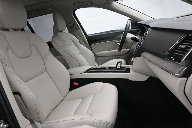 Used 2024 Volvo XC90 B6 Plus w/ Protection Package Premier AWD/4WD image 33