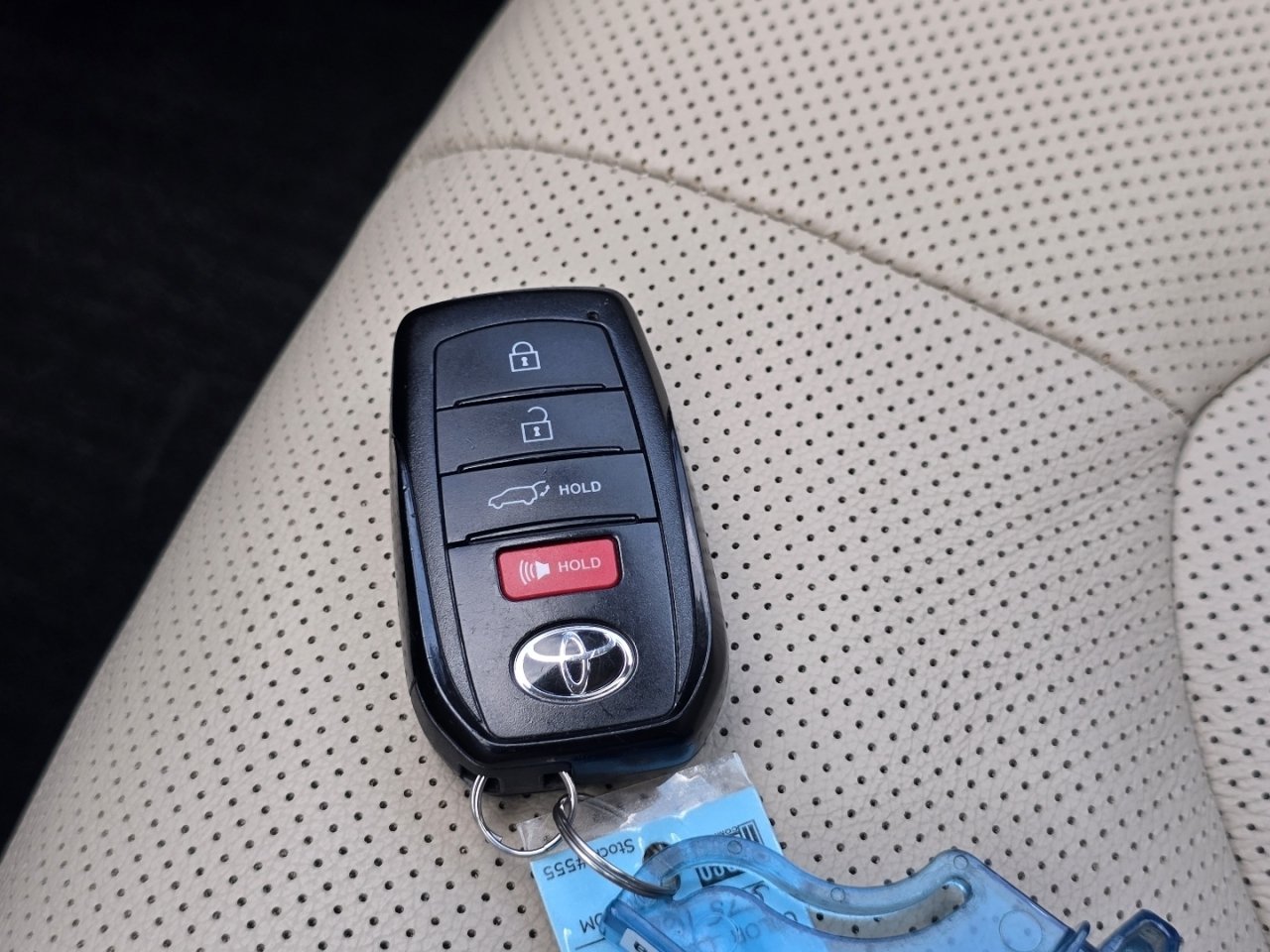 Certified 2024 Toyota Highlander Limited AWD/4WD image 35