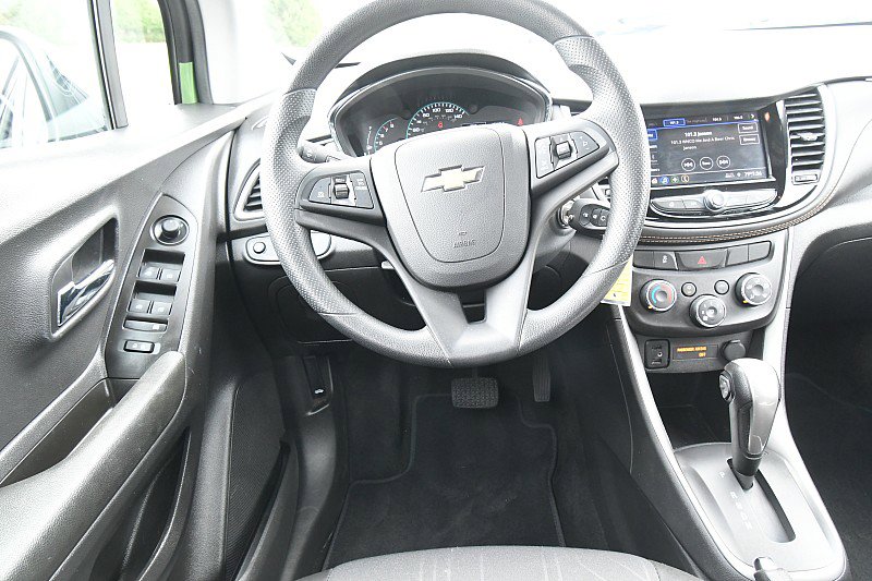 Used 2021 Chevrolet Trax LT FWD image 15