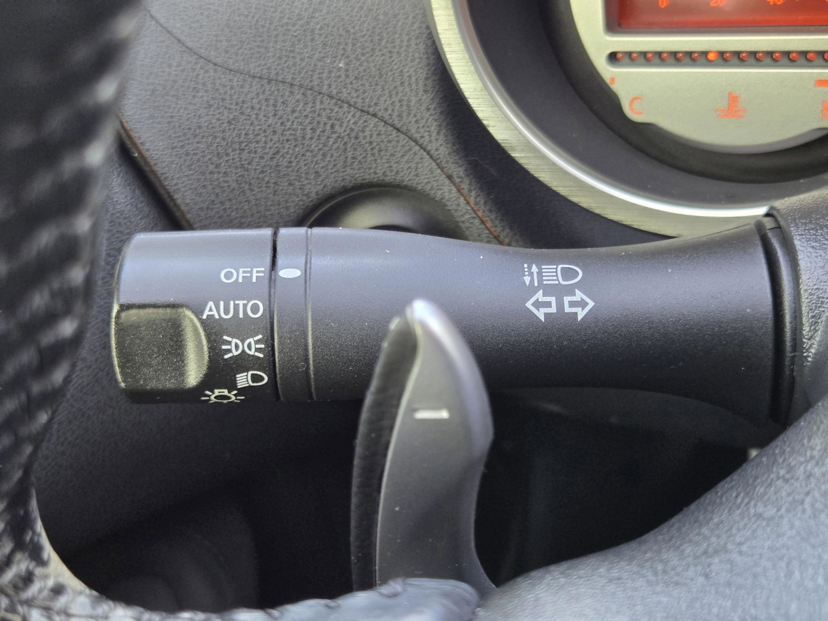 Used 2010 Nissan 370Z Touring RWD image 20