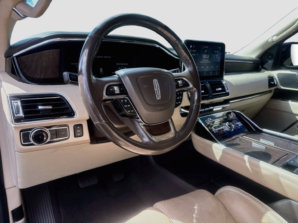 Used 2018 Lincoln Navigator Select AWD/4WD image 10