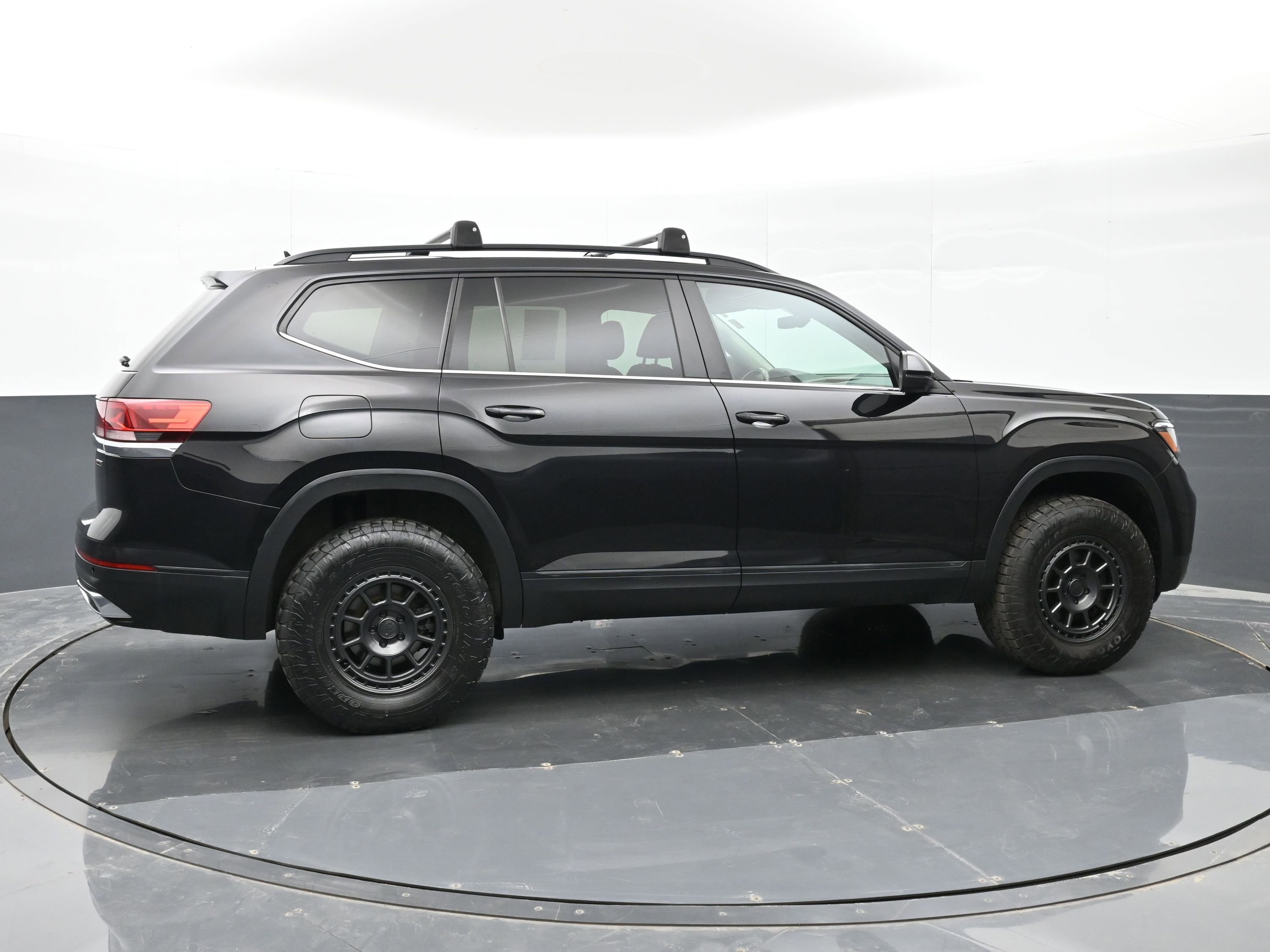 Used 2021 Volkswagen Atlas SE w/ Panoramic Sunroof Package AWD/4WD image 5
