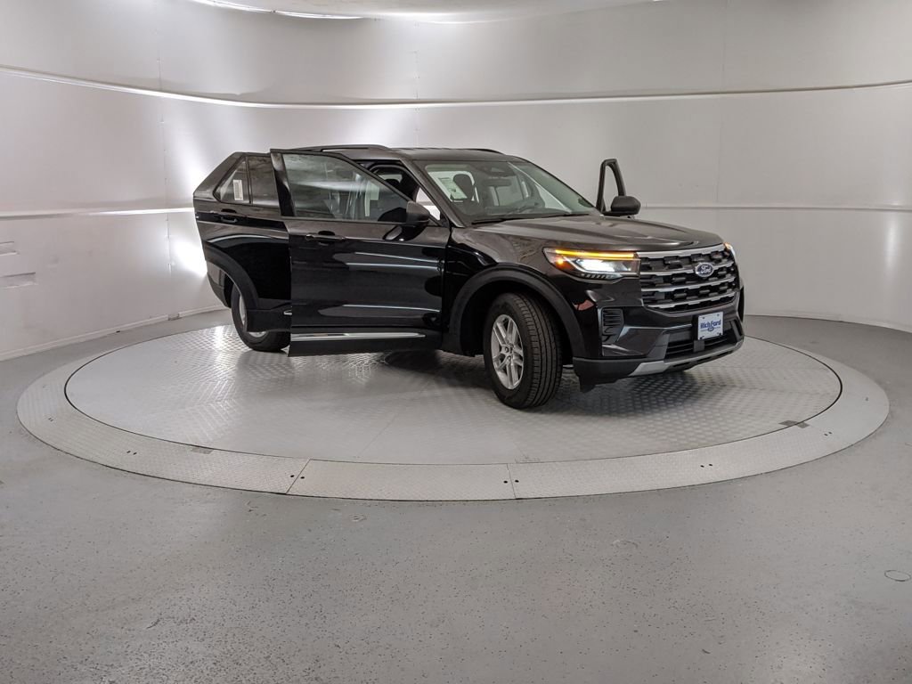 New 2025 Ford Explorer Active image 7