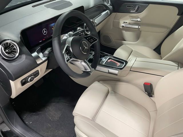Used 2025 Mercedes-Benz GLB 250 4MATIC image 17