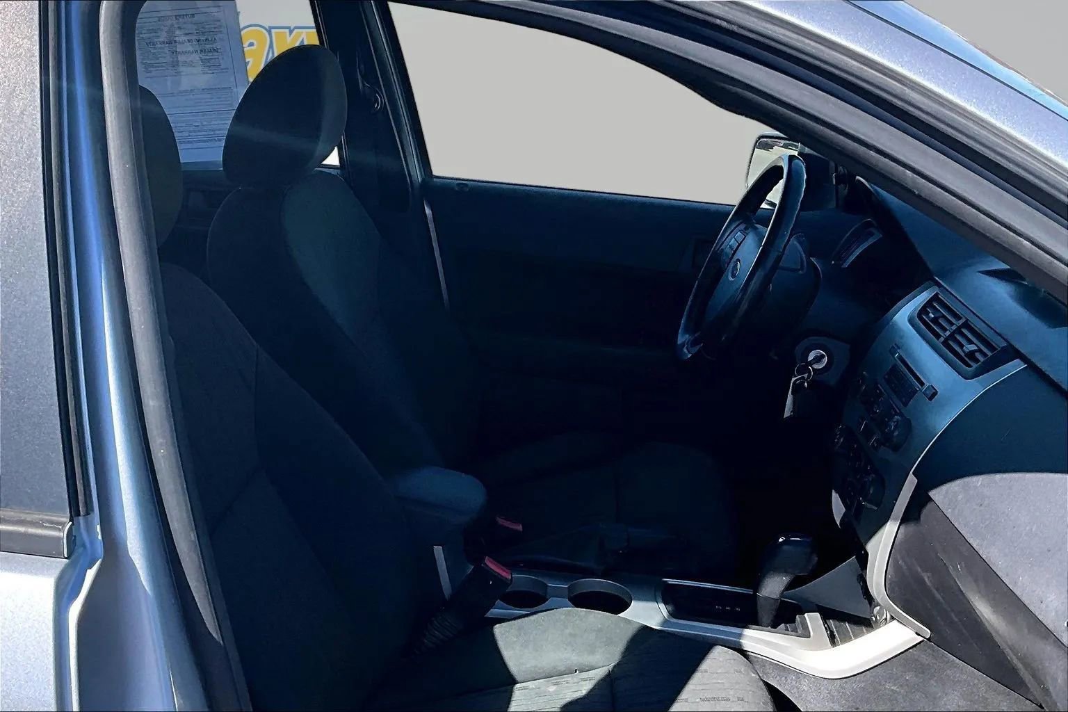 Used 2010 Ford Focus SE FWD image 34