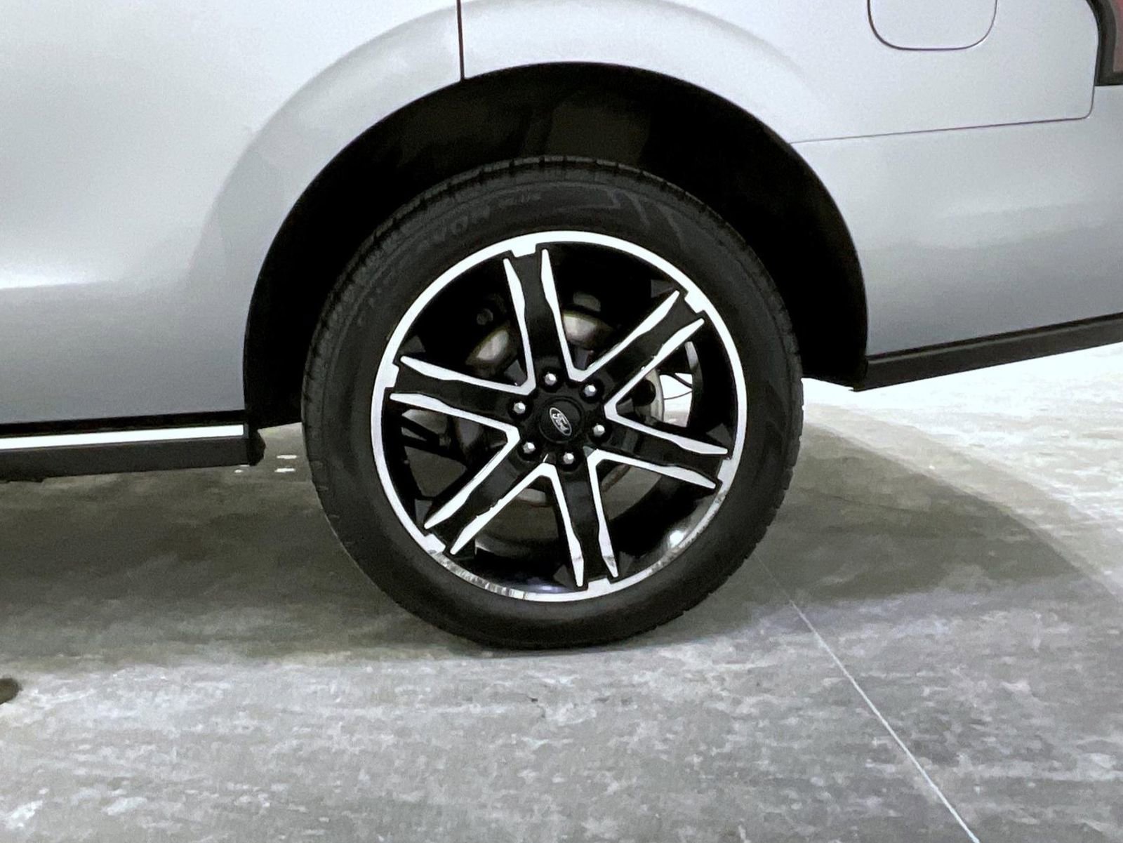 Used 2021 Ford Expedition Limited image 25