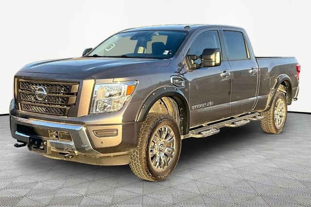 Used 2021 Nissan Titan SV w/ SV Convenience Package image 3
