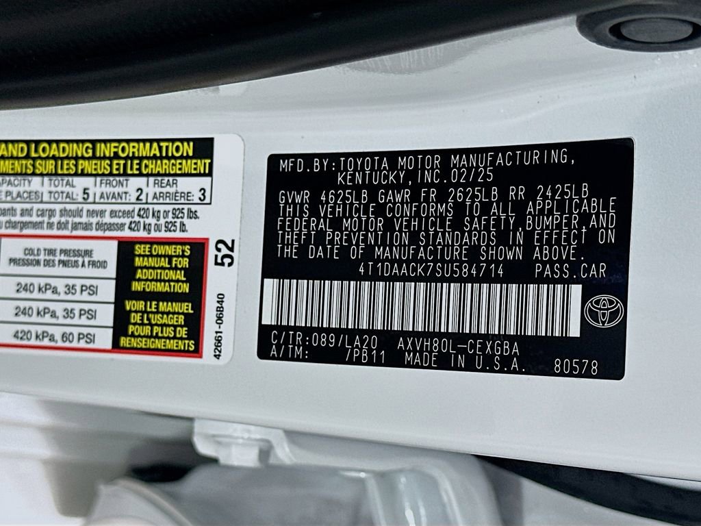 Used 2025 Toyota Camry XLE FWD image 32