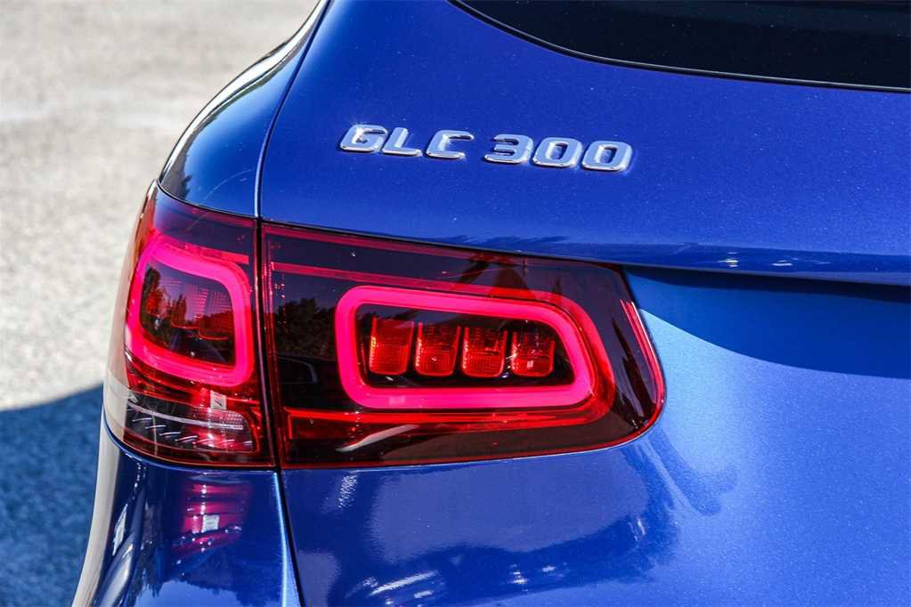 Used 2022 Mercedes-Benz GLC 300 image 9