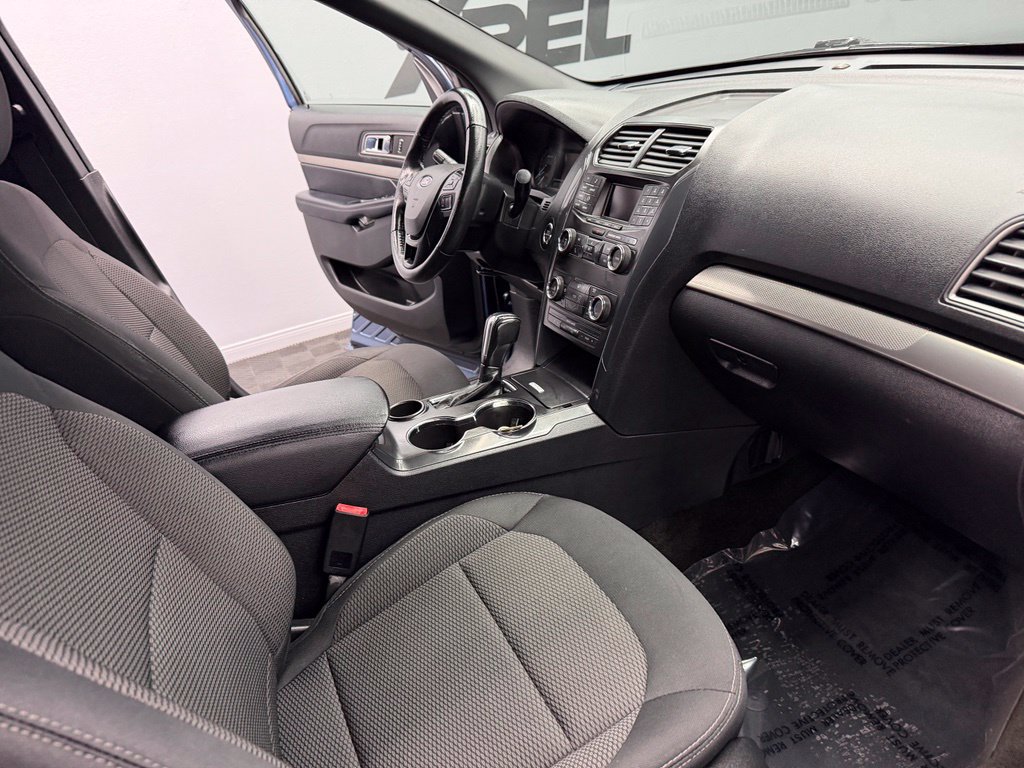 Used 2018 Ford Explorer XLT FWD image 53