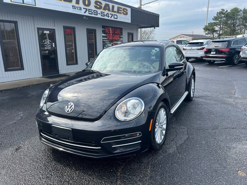 Used 2019 Volkswagen Beetle 2.0T SE image 2
